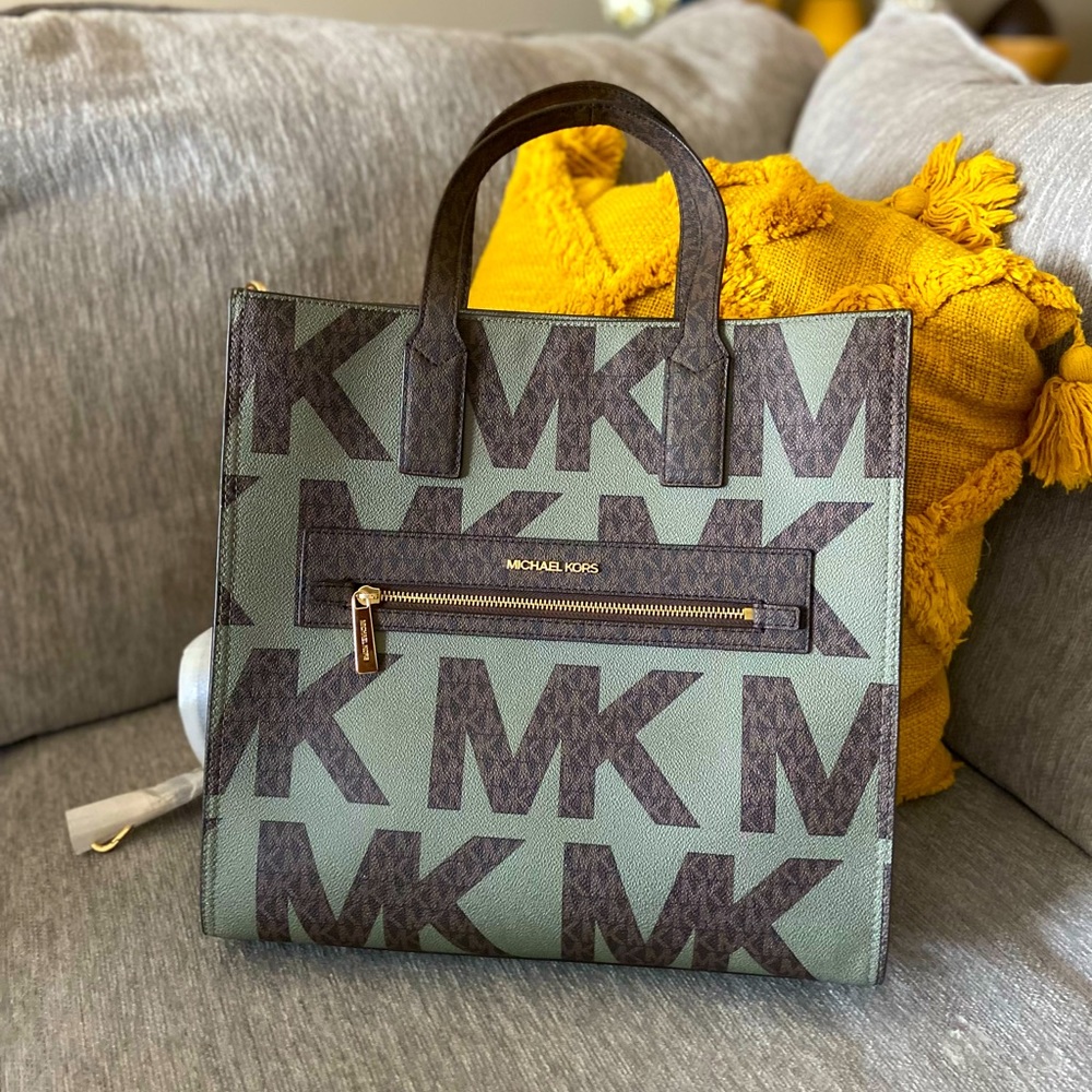 Michael Kors Kenly Large NS Tote Satchel Graphic